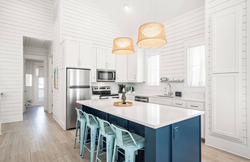 Port Aransas House | The Violet Palm 220 LAU
