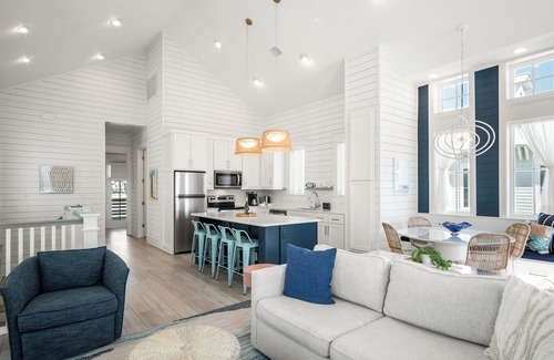 Port Aransas House | The Violet Palm 220 LAU