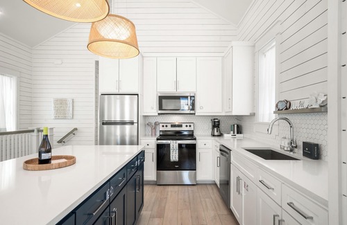 Port Aransas House | The Violet Palm 220 LAU
