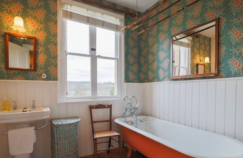 Dorking Bed & Breakfast | The Waltons