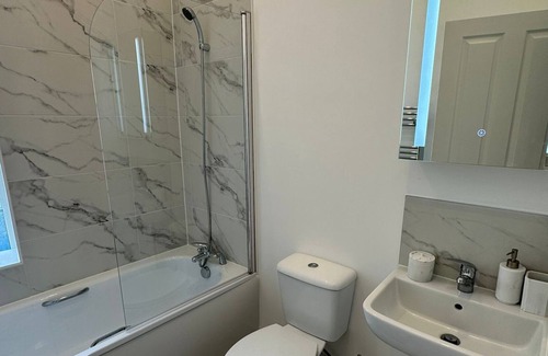Camberwell Green Apartment | The Walworth Retreat- Cosy 2 bedroom Flat in London