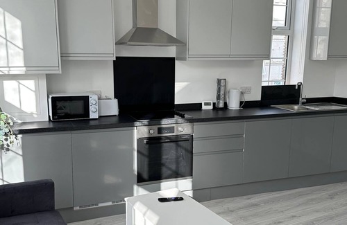 Camberwell Green Apartment | The Walworth Retreat- Cosy 2 bedroom Flat in London