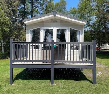 Swarland Apartment | The Warrens - 2 bed caravan for 4 & private hot tub