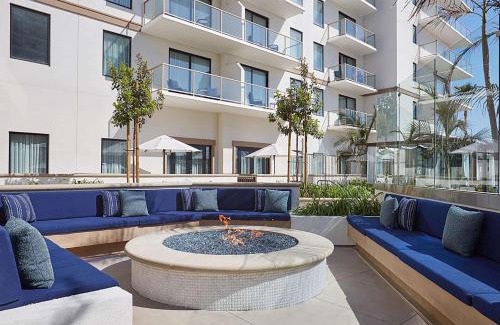 Huntington Beach Resort | The Waterfront Beach Resort, A Hilton Hotel