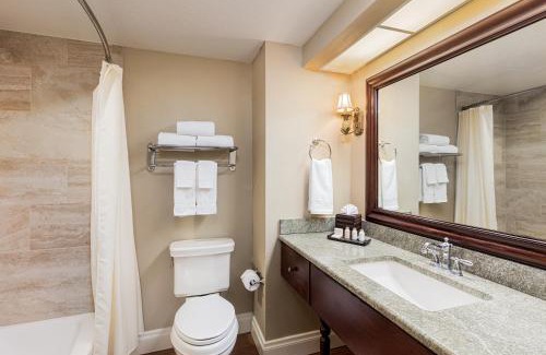 Lake Sumter Landing Hotel | The Waterfront Inn