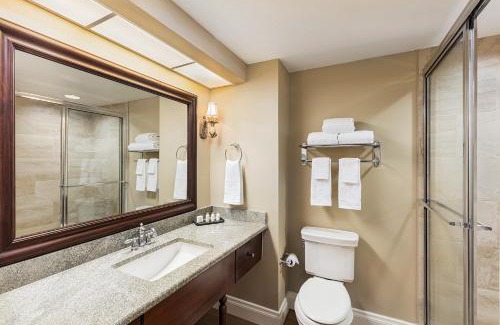 Lake Sumter Landing Hotel | The Waterfront Inn