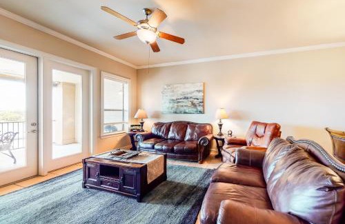Horseshoe Bay Apartment | The Waters Condo Building 3 - The Cape on the Lake