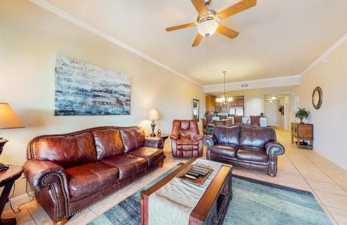Horseshoe Bay Apartment | The Waters Condo Building 3 - The Cape on the Lake