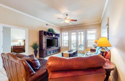 Horseshoe Bay Apartment | The Waters Condo Building 3 - The Cape on the Lake