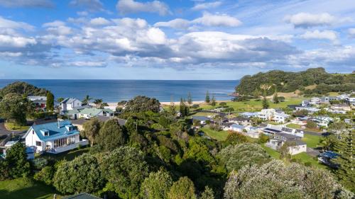Onemana House | The Wee Bothy - Whangamata Holiday Home