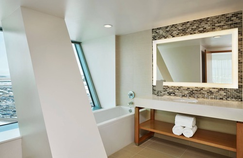 Dupont Hotel | The Westin Denver International Airport