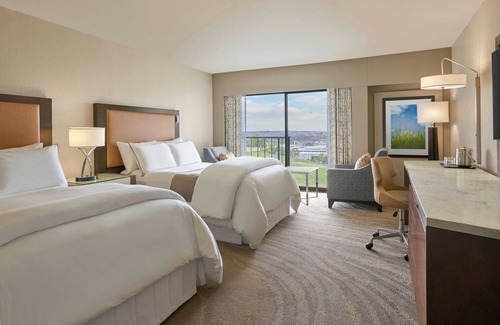 Crown Center District Hotel | The Westin Kansas City at Crown Center