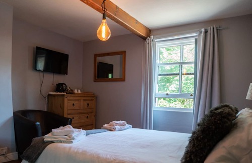 Hepworth Bed & Breakfast | The White Horse Inn