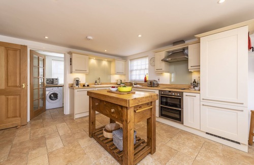 West Lulworth Apartment | The White House -Bright and spacious property located in an AONB