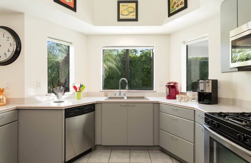 Deepwell Estates House | The White House In Deepwell Estates! Centrally Located! Great Mountain Views!