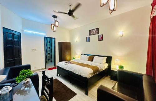 Noida Hotel | The White Scent-Near Noida Sector 18 Metro