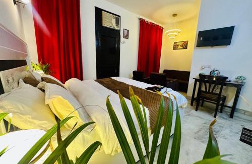 Noida Hotel | The White Scent-Near Noida Sector 18 Metro
