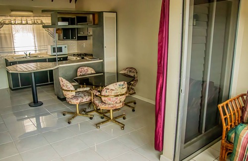 IronShore Estates House | The Whytehouse Villa