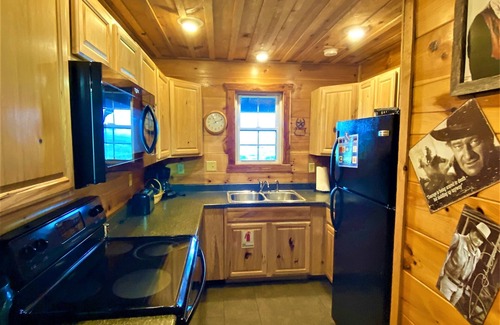 Mena Cabin | The Wild West