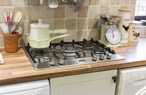 Christchurch House | The Willows - Woodland Cottage with Log Burner