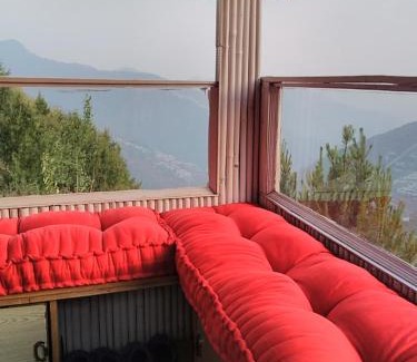Kumharsain Hotel | THE WONDERLAND COTTAGES & Cafe