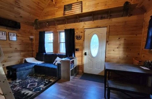 Monmouth Cabin | The Woodland Lodge