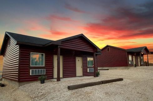 Kingston Hotel | The Woods Lodging