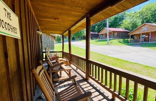 Mountain View House | The Woodshed Cabin #304