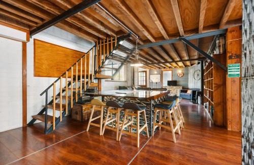 Clyde House | The Workshops - Clyde Holiday Home