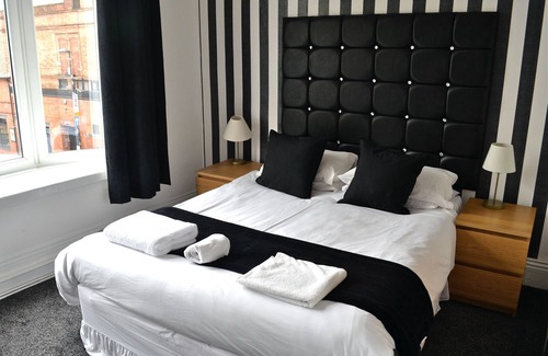 Leeds City Center House | The Wrens