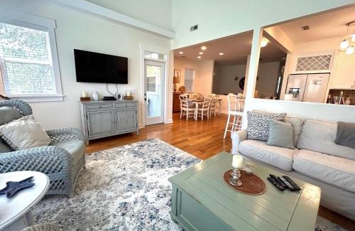 Sabal Palm Cottages House | The Wright Way