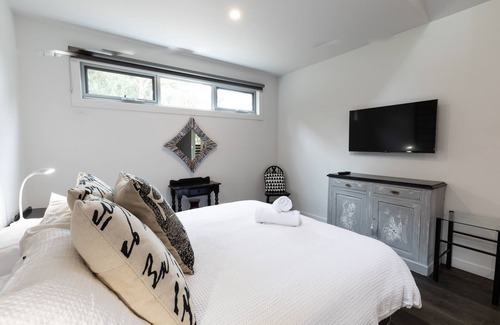 Mannerim Other | The Yellow House - Vineyard Stay