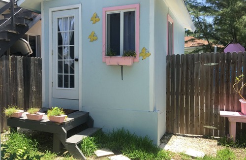 Nassau House | The YellowButterfly Tiny House