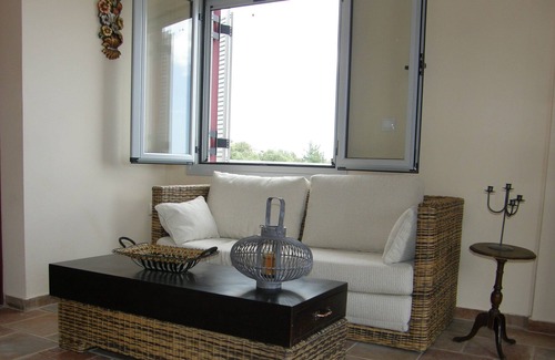 Mavrovouni Villa | Theano House