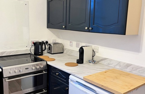Jedburgh Apartment | @TheFlatInJed: Fully serviced 2 bedroom apartment in Jedburgh, sleeps 4.