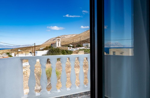 Panagia Apartment | Theoxenia Deluxe Apartment with Mountain View
