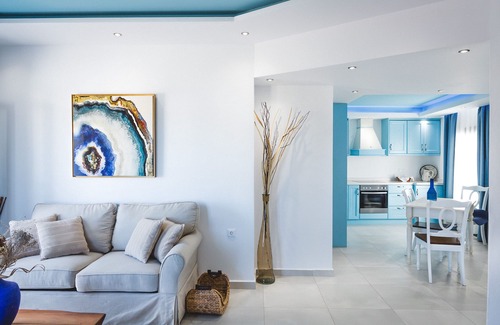 Panagia Apartment | Theoxenia Deluxe Apartment with Sea View