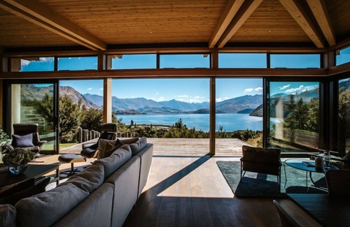 Wanaka Villa | Thirty Seven | Luxury villa | Lake views | Spa pool