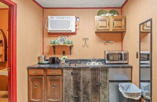 Pittsburg Apartment | This apartment is a 1 bedroom(s), 1 bathrooms, located in London, KY.