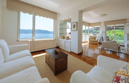 Bebek Apartment | This apartment is a 3 bedroom(s), 1.5 bathrooms, located in Beşiktaş, İstanbul.
