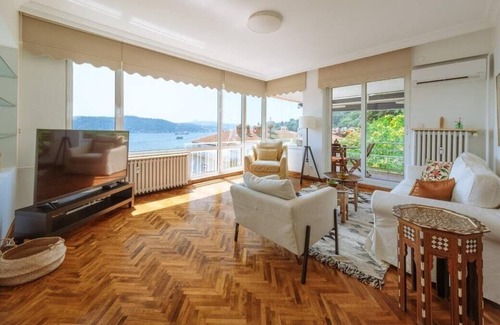 Bebek Apartment | This apartment is a 3 bedroom(s), 1.5 bathrooms, located in Beşiktaş, İstanbul.
