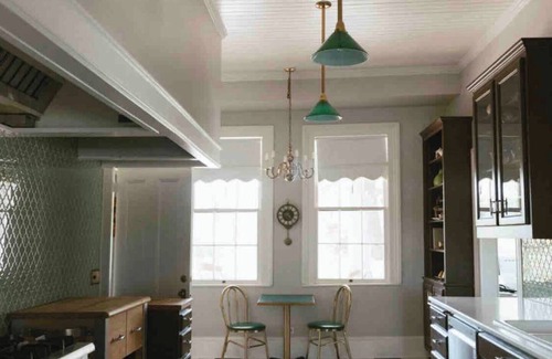 Medford House | This boutique hotel is a 1 bedroom(s), 1 bathrooms, located in Central Point, OR.