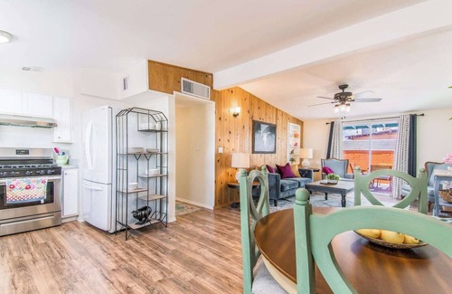 The Garden District Apartment | This centrally located 3 bedroom 2 bathroom features a full size pool and electric vehicle charging on site.