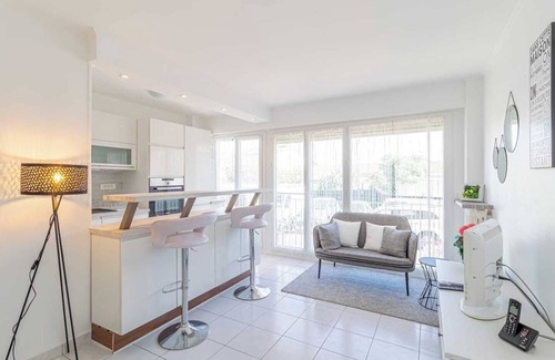 Roquebrune-Cap-Martin Condo | This condominium is a 0 bedroom(s), 1 bathrooms, located in Roquebrune-Cap-Martin, Provence-Alpes-Côte d'Azur.