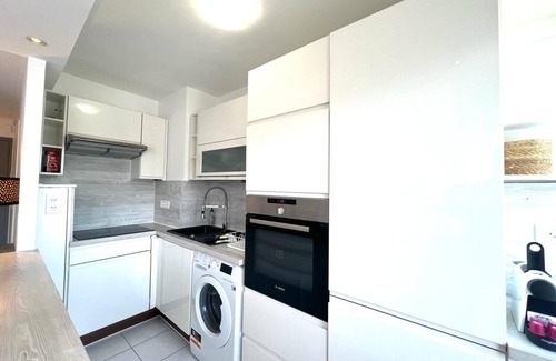 Roquebrune-Cap-Martin Condo | This condominium is a 0 bedroom(s), 1 bathrooms, located in Roquebrune-Cap-Martin, Provence-Alpes-Côte d'Azur.