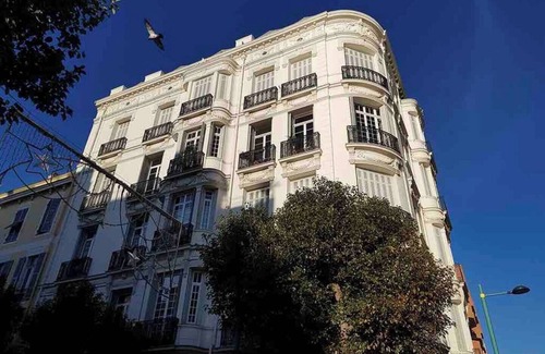 Menton Condo | This condominium is a 2 bedroom(s), 2 bathrooms, located in Menton, Provence-Alpes-Côte d'Azur.