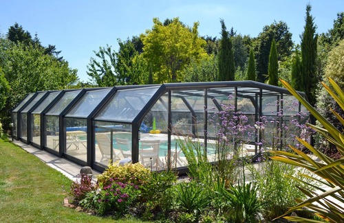 Pace House | This elegant house is located in a large residential area of the town of Pacé, 10 km from Rennes.