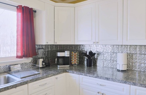 High Point House | This house is a 3 bedroom(s), 2.5 bathrooms, located in High Point, NC.