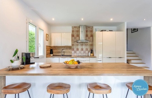 Chaparon House | This house is a 3 bedroom(s), 2 bathrooms, located in Doussard, Auvergne-Rhône-Alpes.