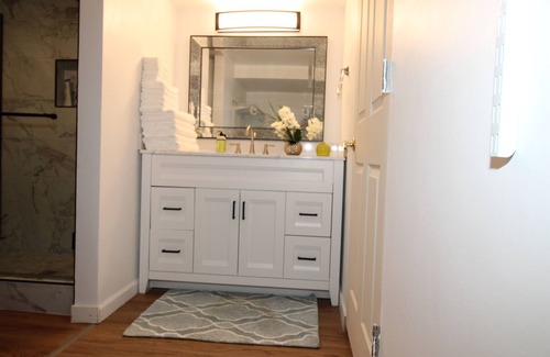 Mercer Island House | This house is a 3 bedroom(s), 3 bathrooms, located in Mercer Island , WA.